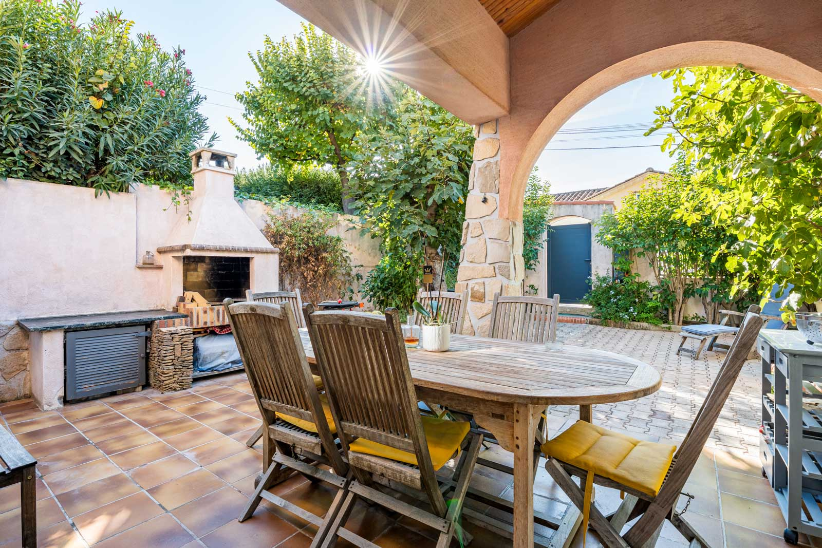 Aubagne : maison familiale avec piscine et studio indépendant, au calme absolu