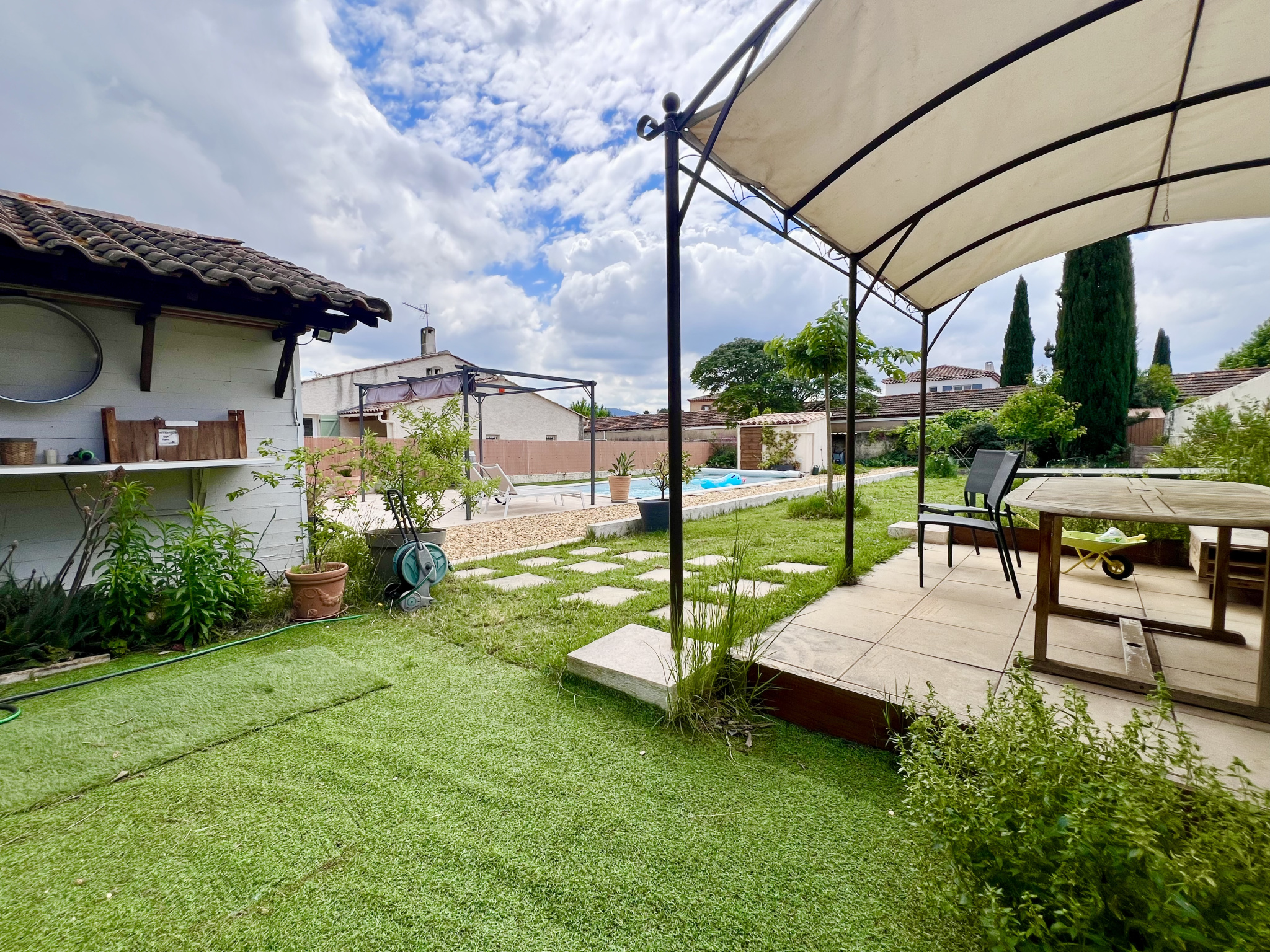 Chaiximmobilier - 13400 aubagne- haut de villa type 4 avec piscine