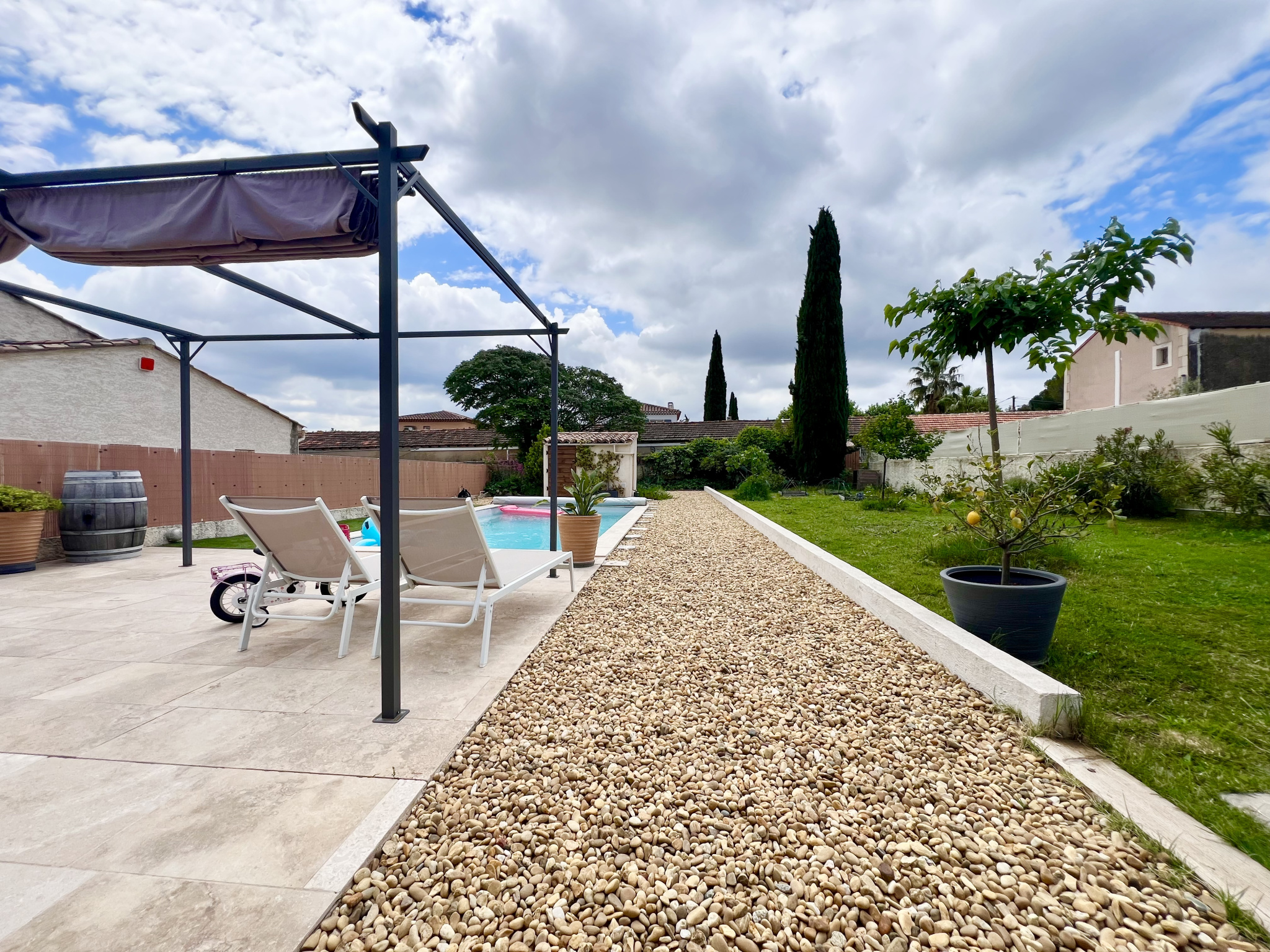 Chaiximmobilier - 13400 aubagne- haut de villa type 4 avec piscine