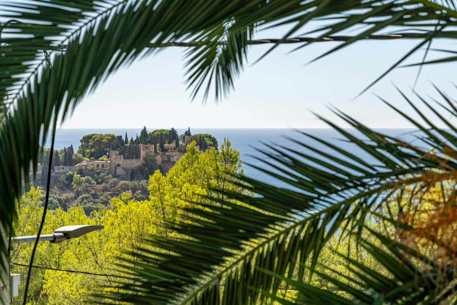 À deux pas du port et des calanques…