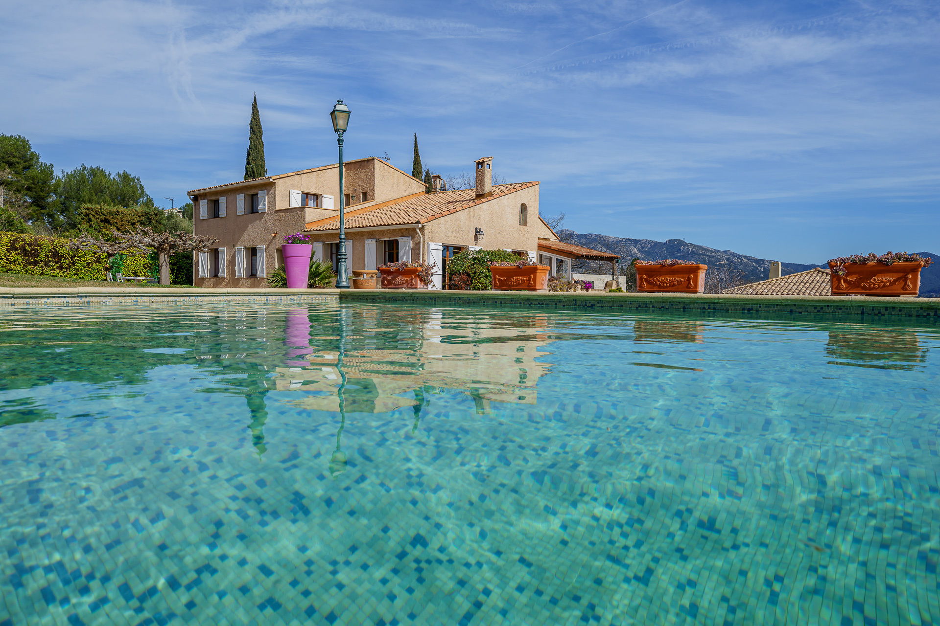 Charmante villa avec piscine aux solans