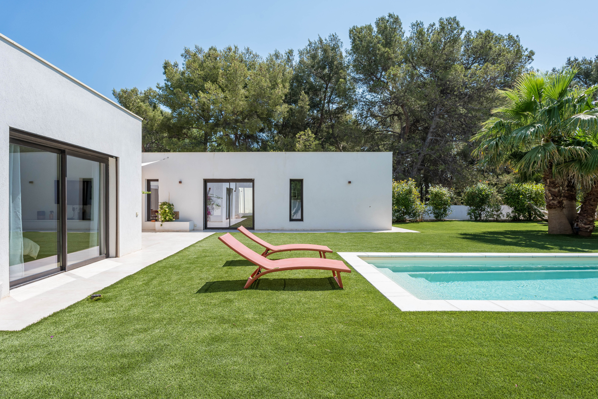 LES SOLANS VILLA CONTEMPORAINE 'NEUVE'