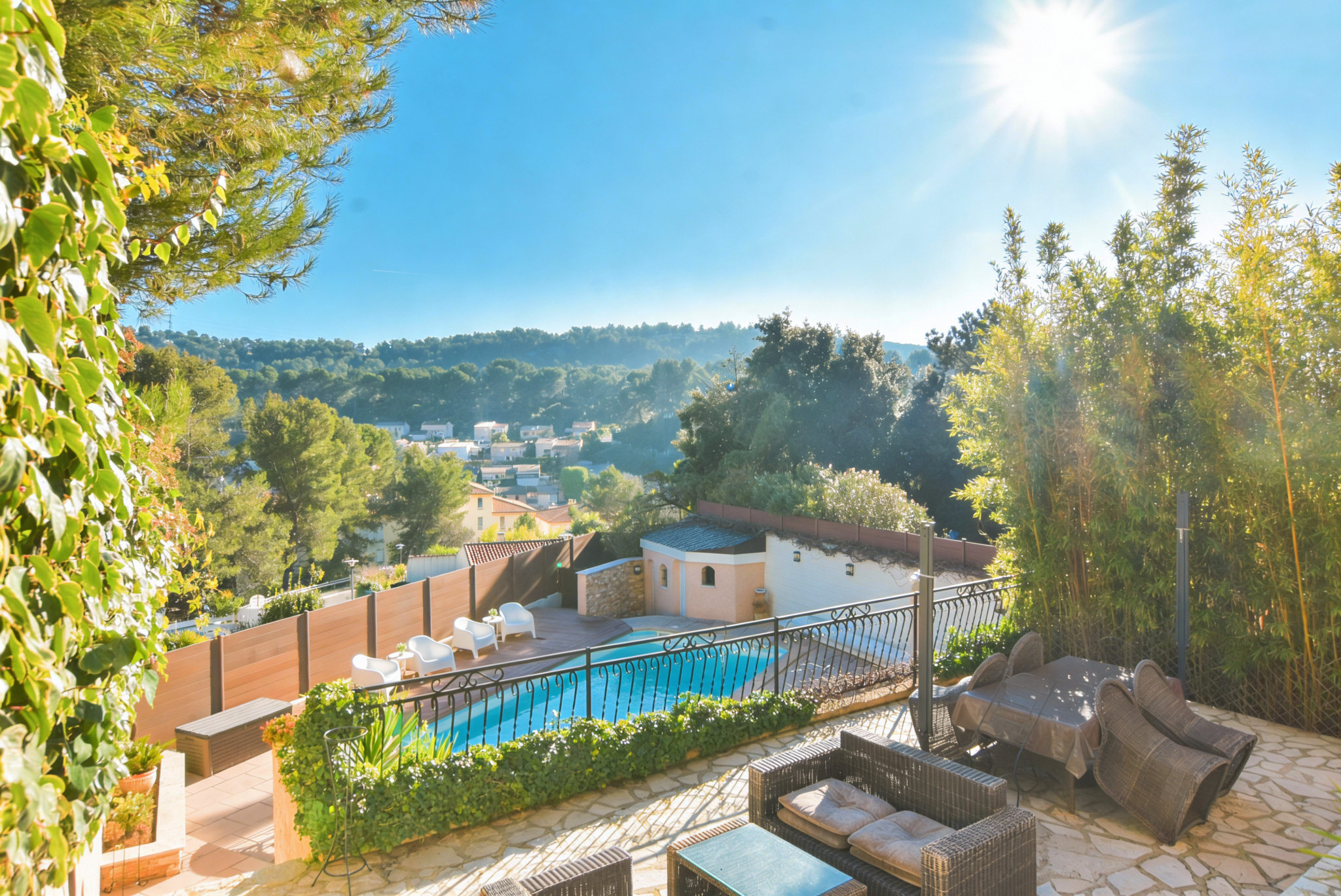 Un véritable havre de paix au cœur de Carnoux-en-Provence, alliant confort, luminosité et prestations de quali