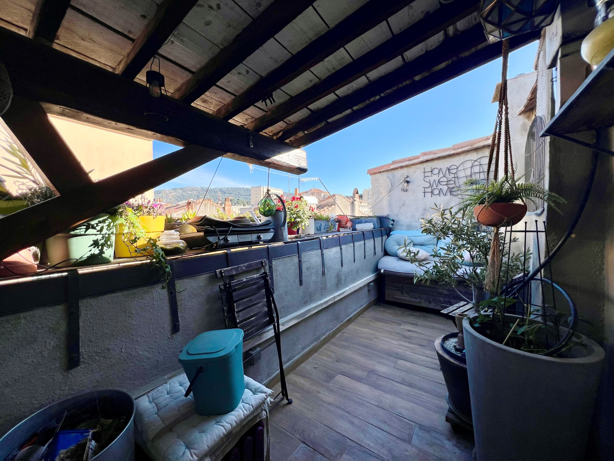 13400 AUBAGNE - Maison de ville familiale en centre ville avec garage et terrasse