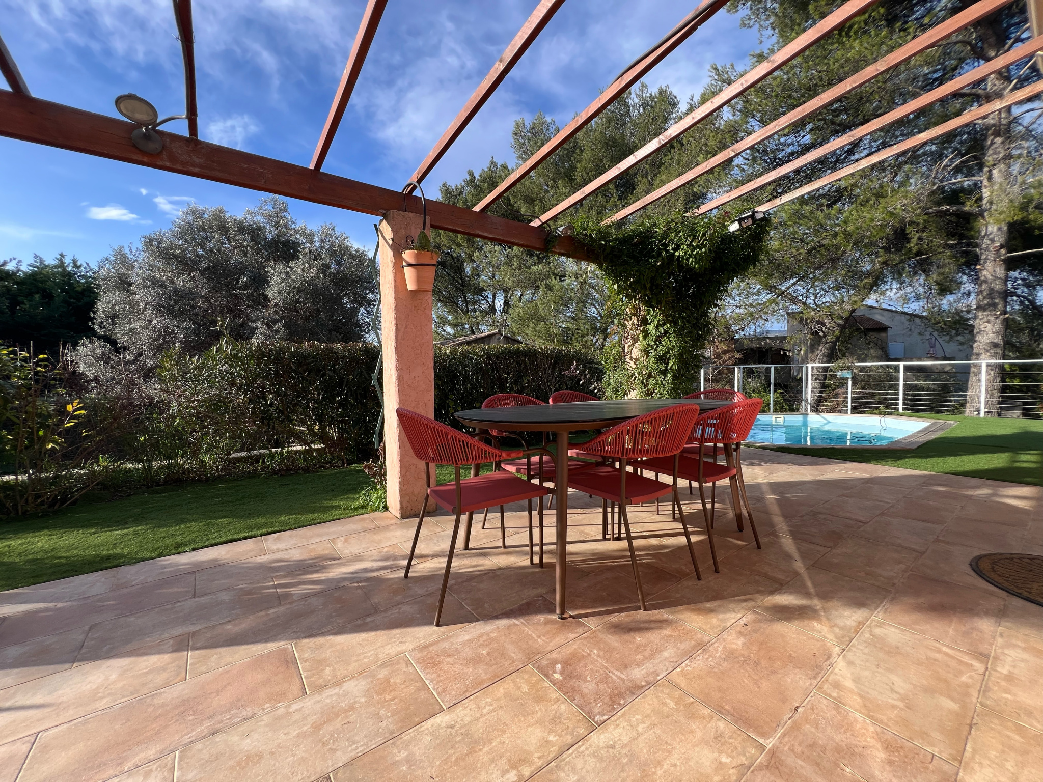 13400 AUBAGNE - La Perussonne Villa plain pied T4 avec piscine et sous sol