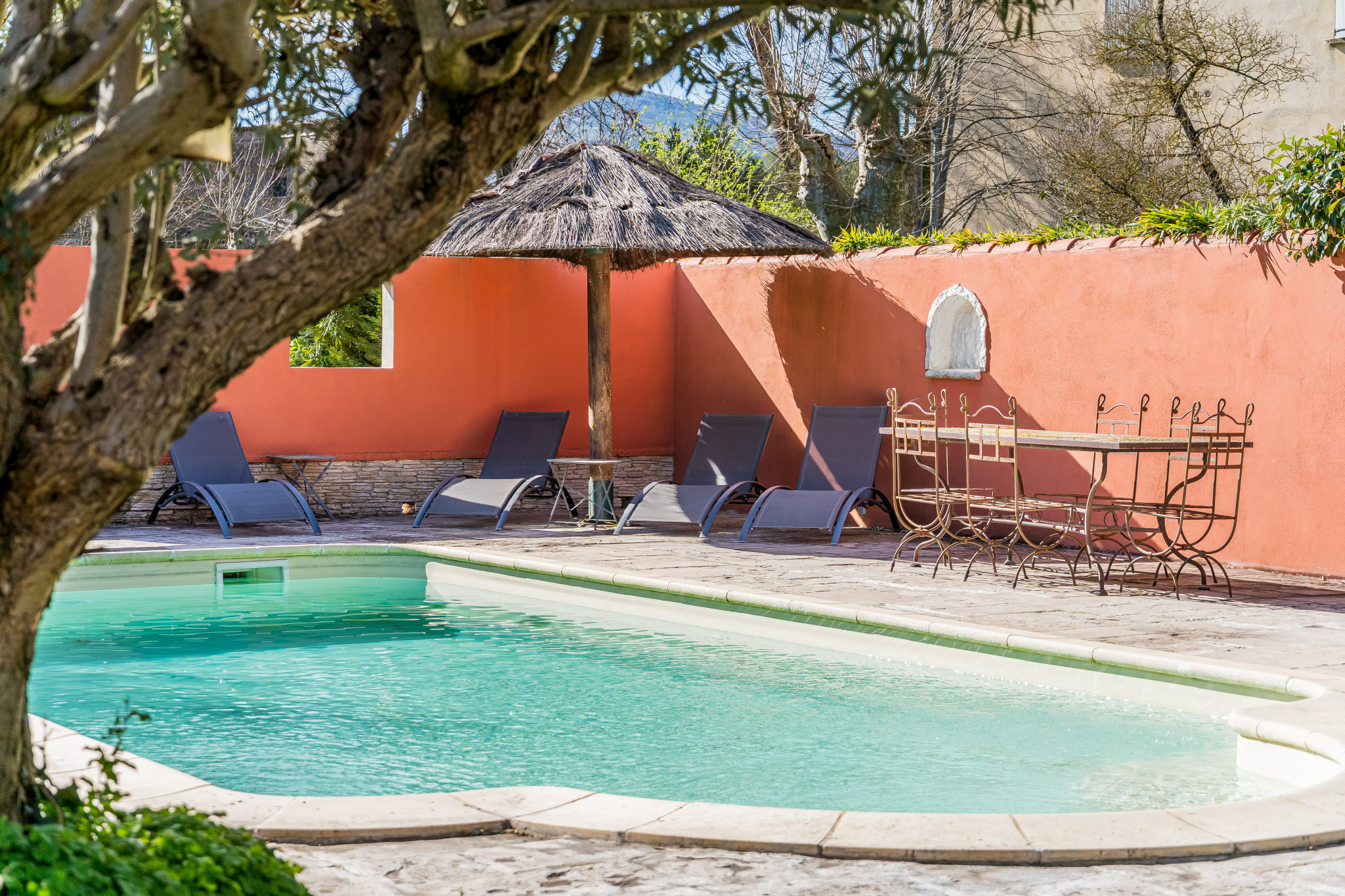 13720 LA BOUILLADISSE- Belle Villa avec cachet 220m2 piscine, garage et cave