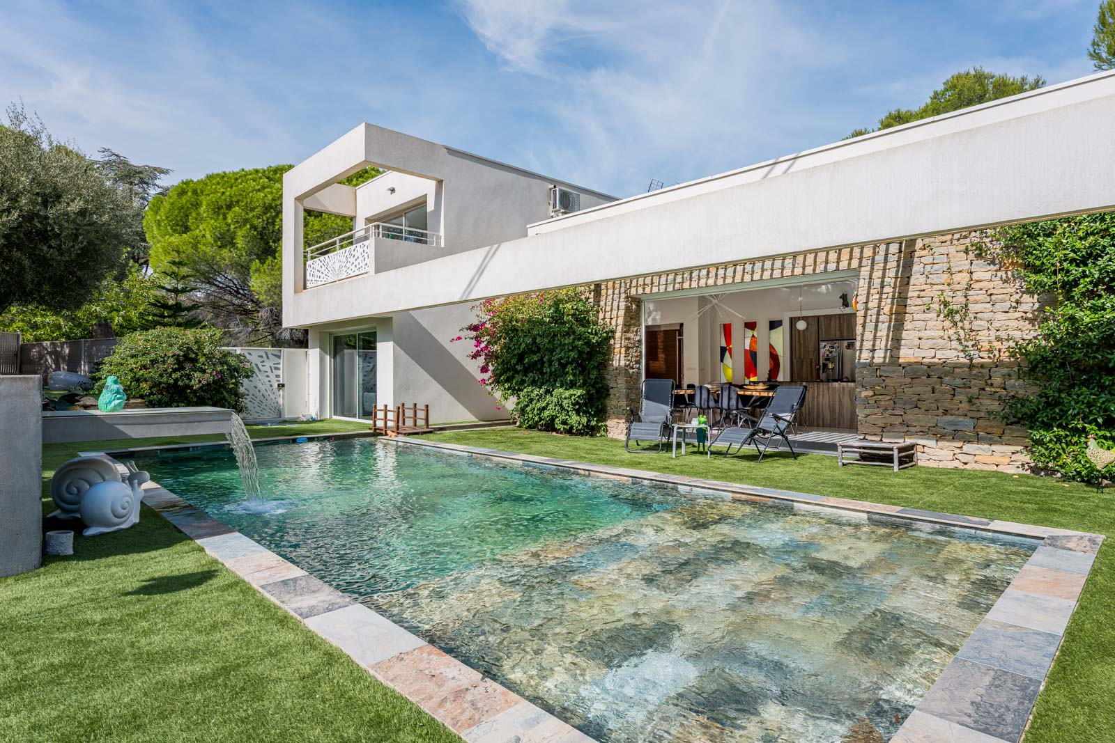 13600 LA CIOTAT - Villa contemporaine haut de gamme avecaccès plage privée