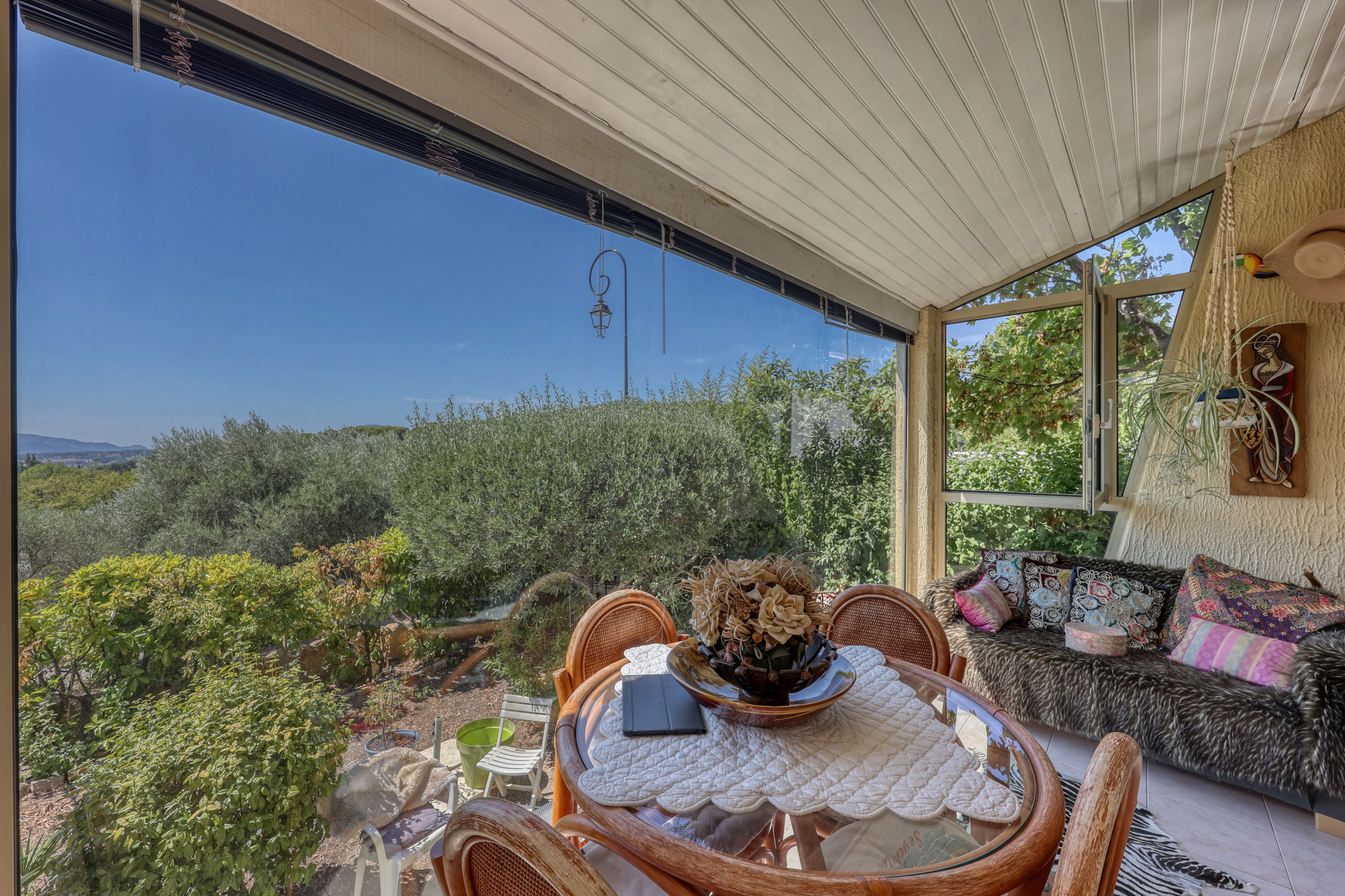 Maison de plain pied T3 avec studio indépendant et jardin au calme Gémenos