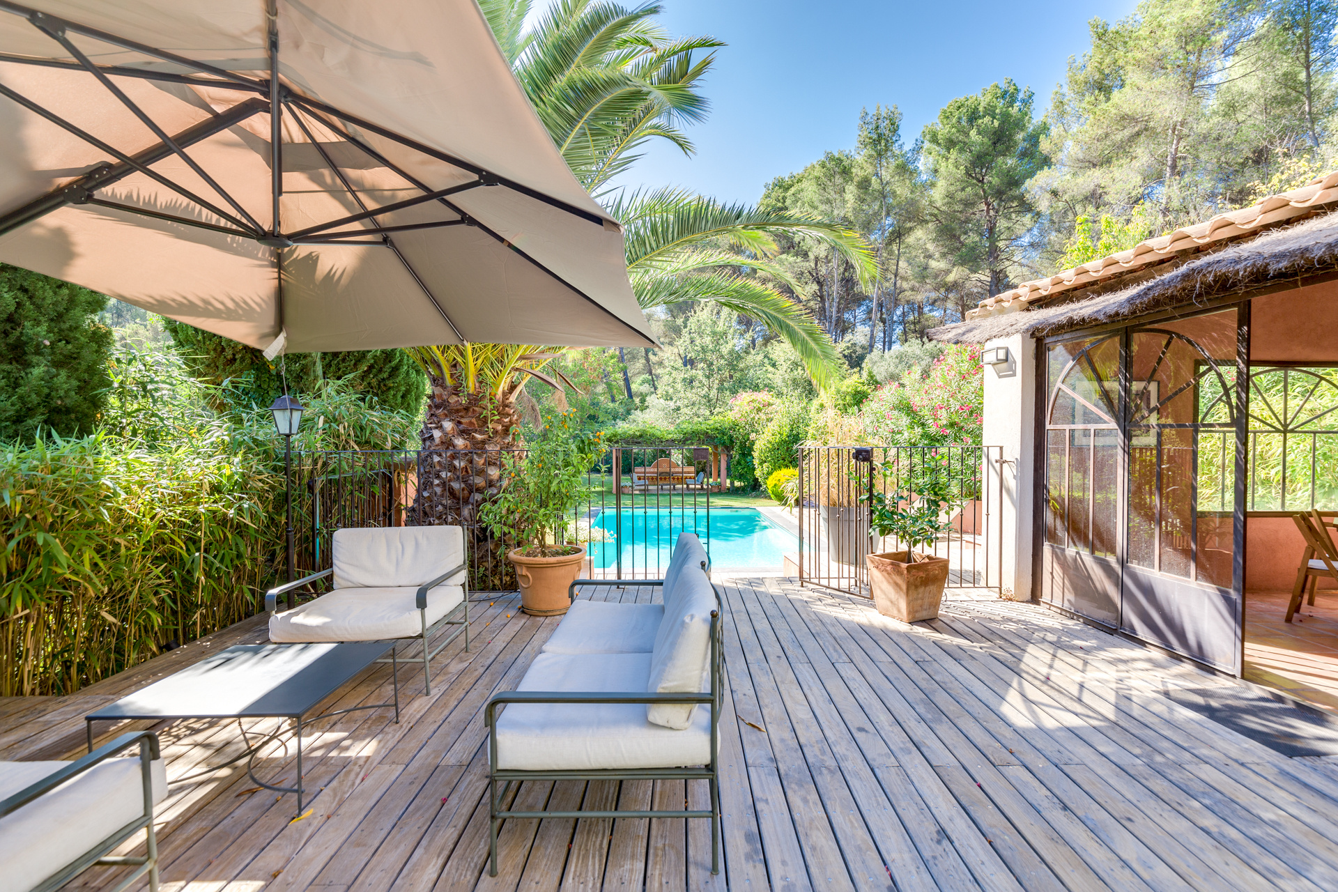 Proche Eoures, Bastide aux prestations modernes