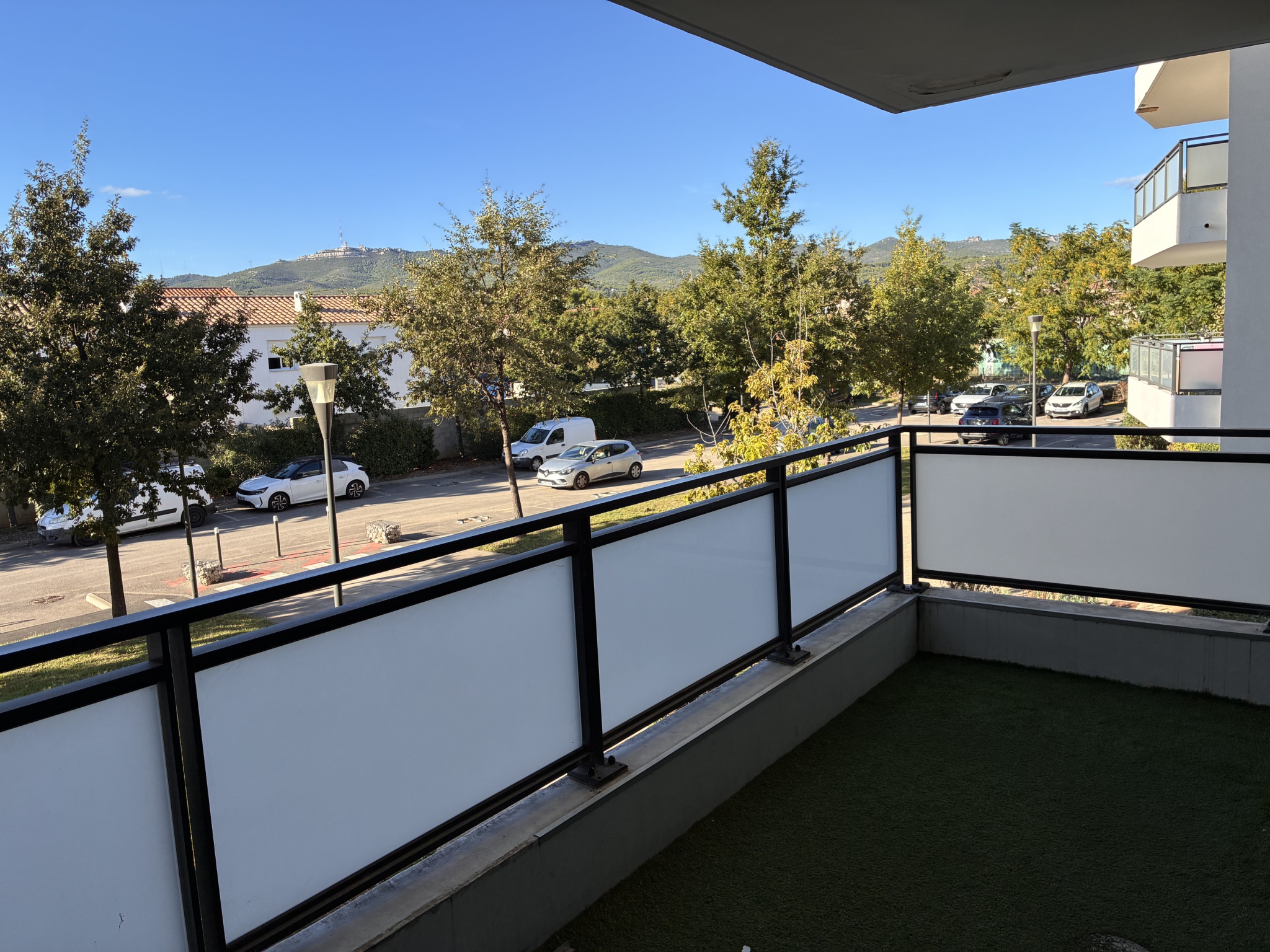 Appartement de type 2 avec terrasse et parking privé