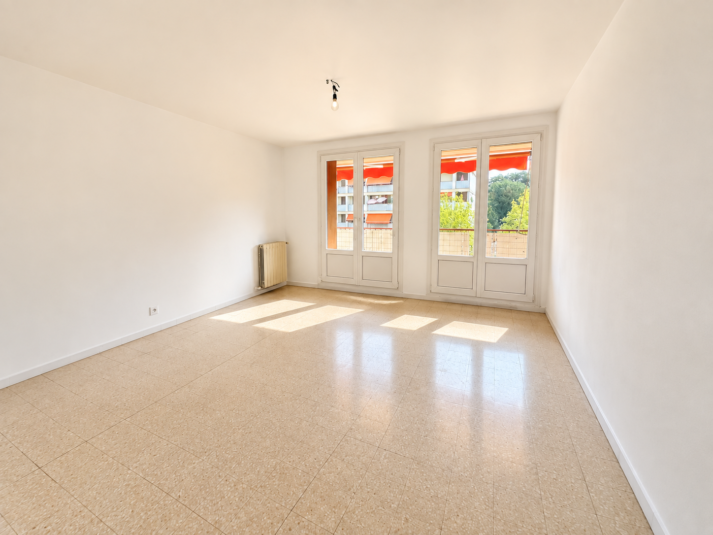 Aubagne Type 3 avec balcon et stationnement