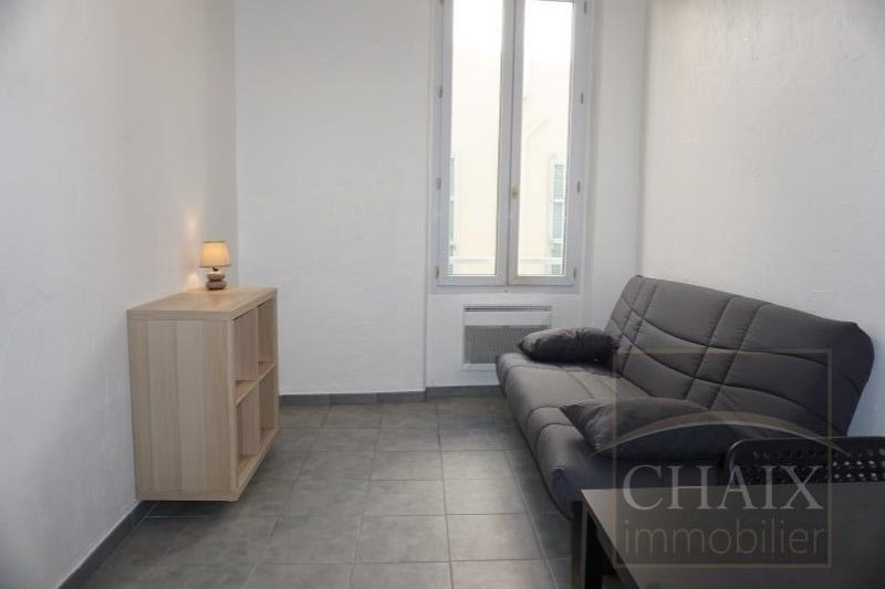 STUDIO MEUBLÉ - 14.19 M2 - AUBAGNE CENTRE