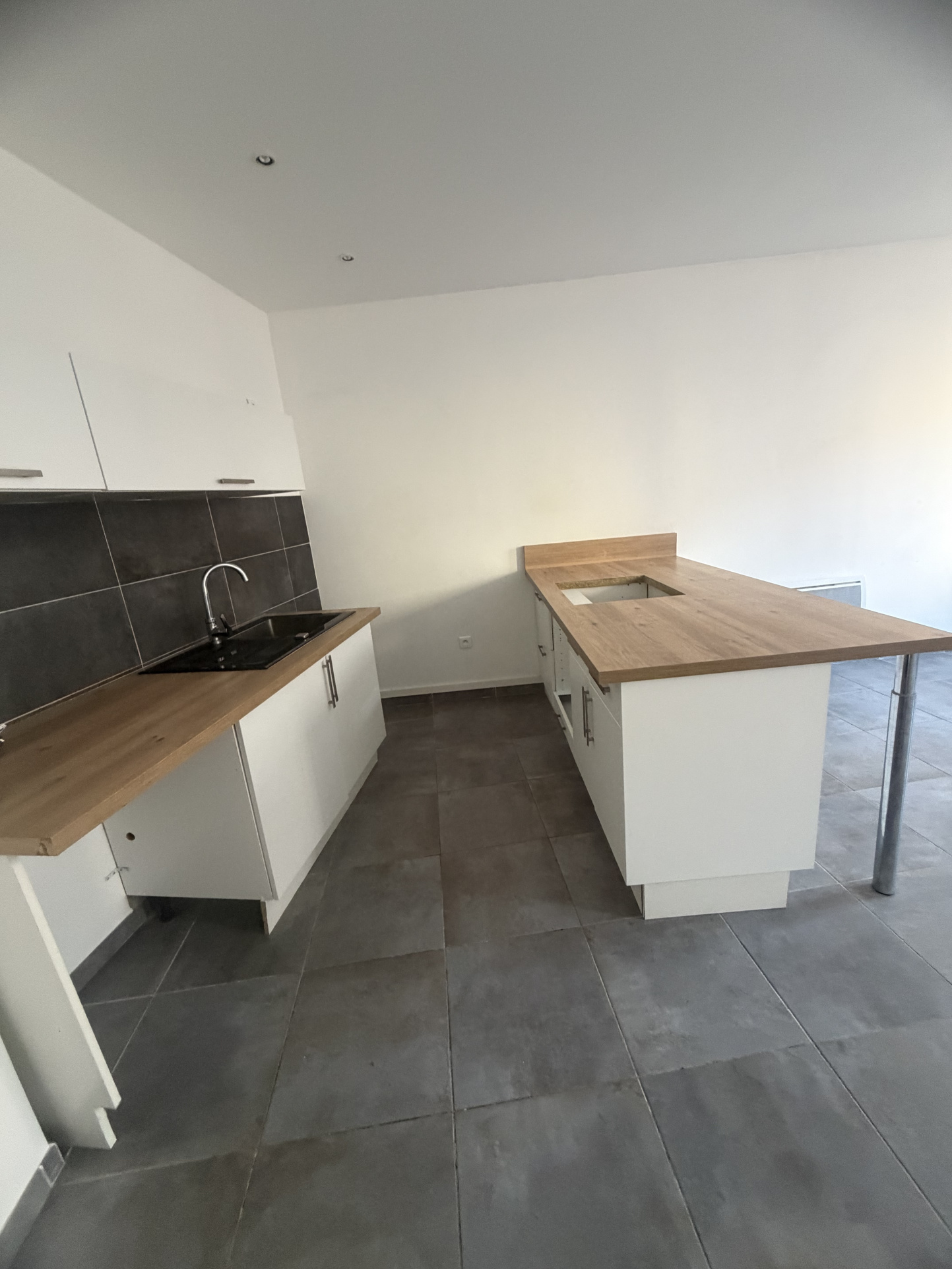 APPARTEMENT T2 - 44.20 M2 - AUBAGNE CENTRE