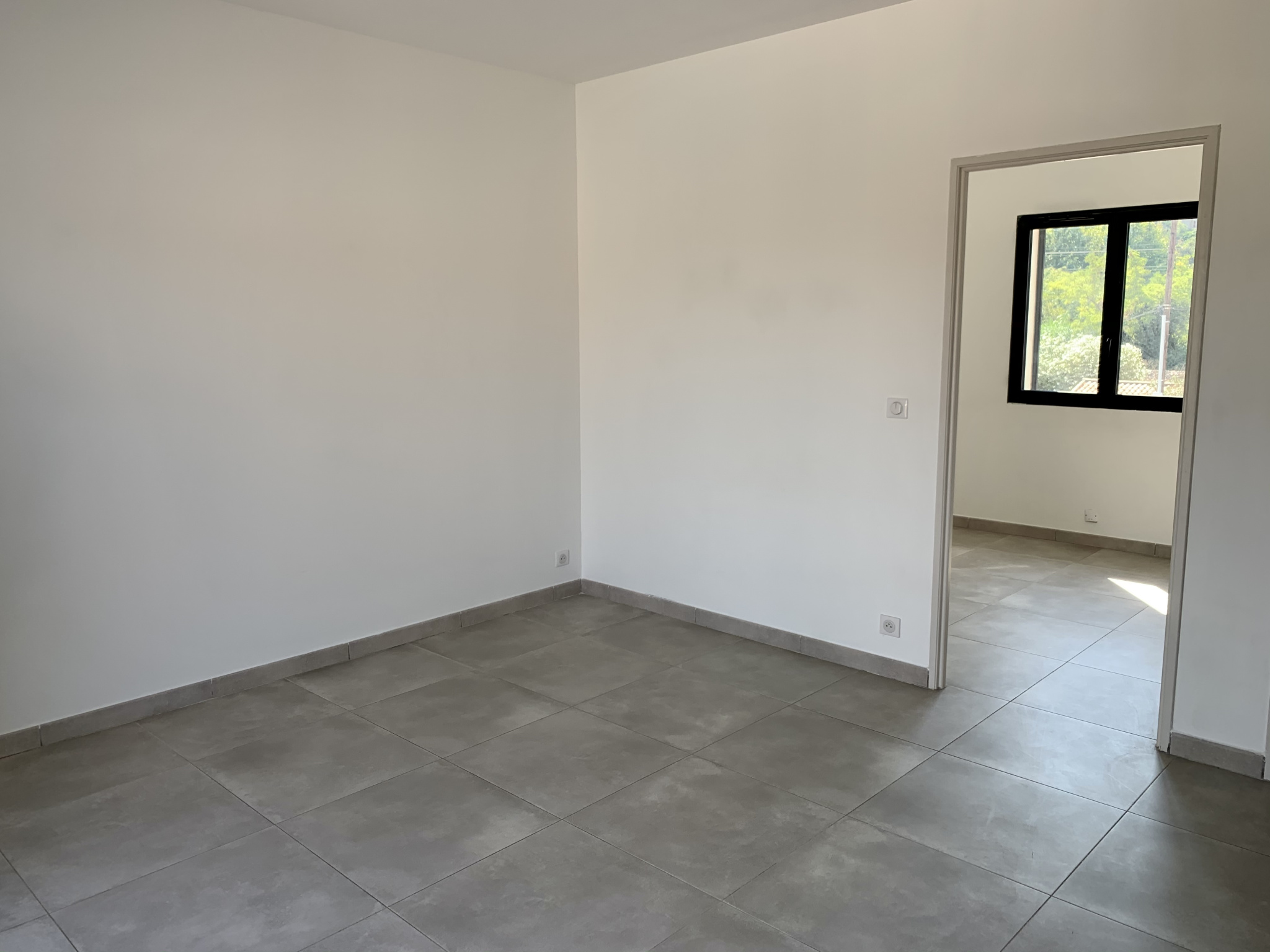 Haut de villa T2 non meublé - 32.08 m2 - AUBAGNE